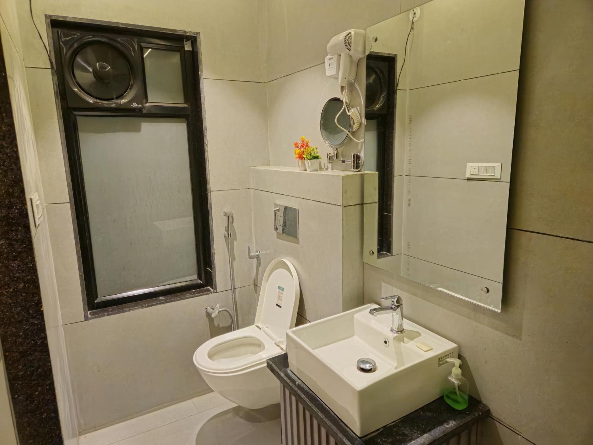 Hotel Royal Orchid Alīgarh Eksteriør billede